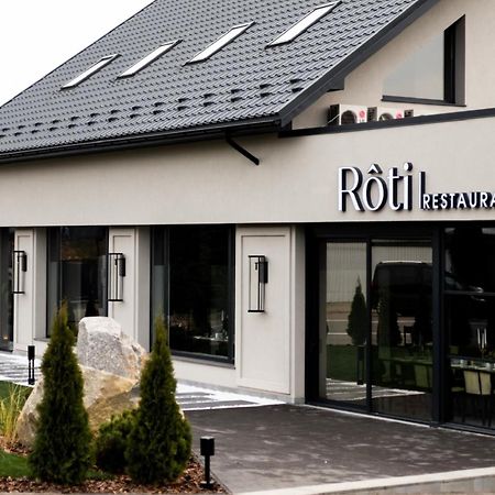 R.Hotel Tjernivtsi Exteriör bild